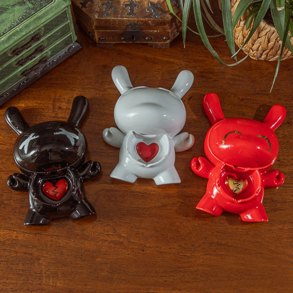 L.I.E. (LOVE ISN’T EASY) Dunny Ceramic Ashtray Complete Set of 3 (PRE-ORDER) - Image 3